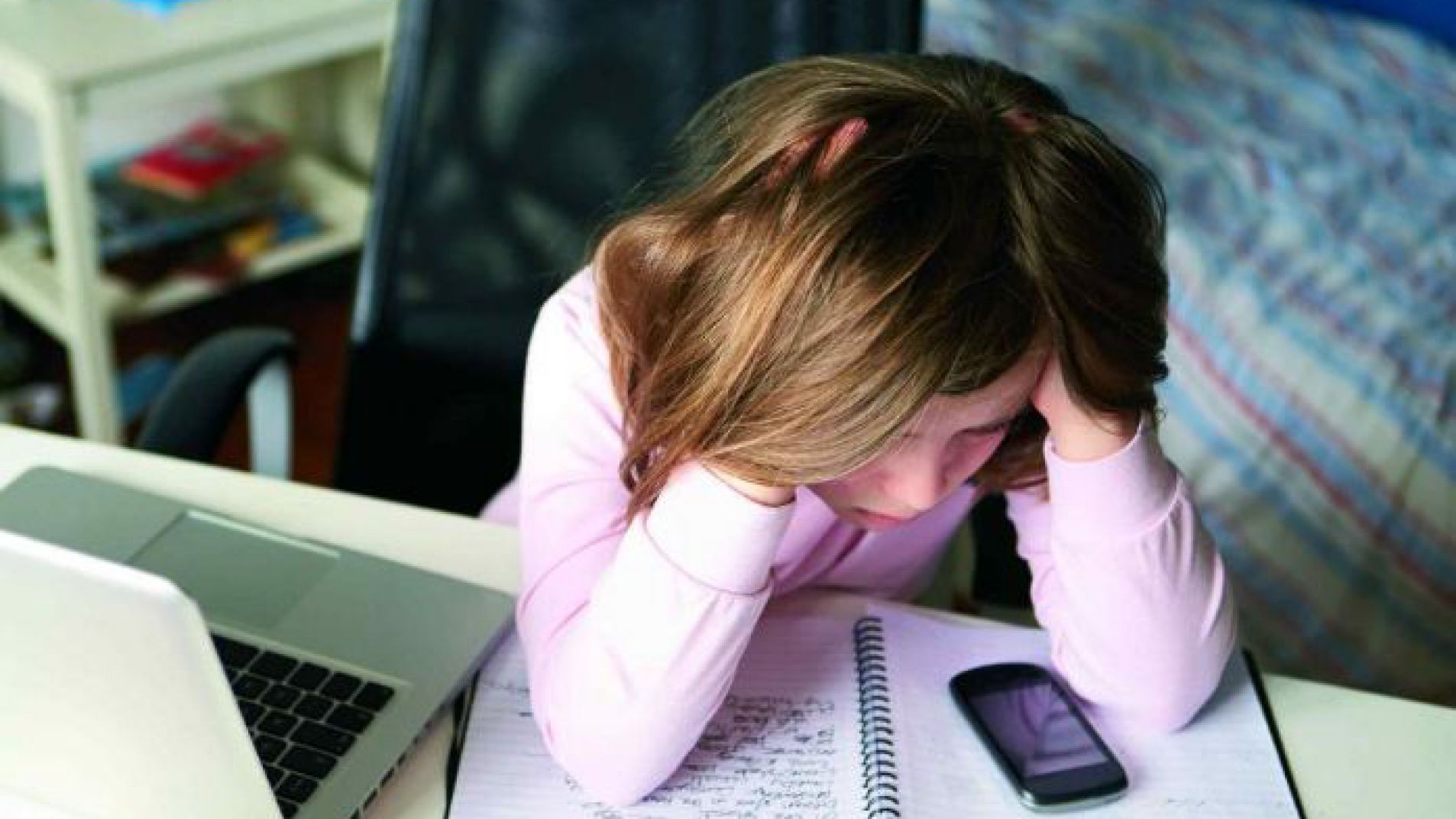 Adultos acechan en las redes: Un delito que crece